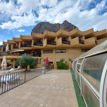 איינה Hotel Restaurante Felipe II (Adults Only) מראה חיצוני תמונה