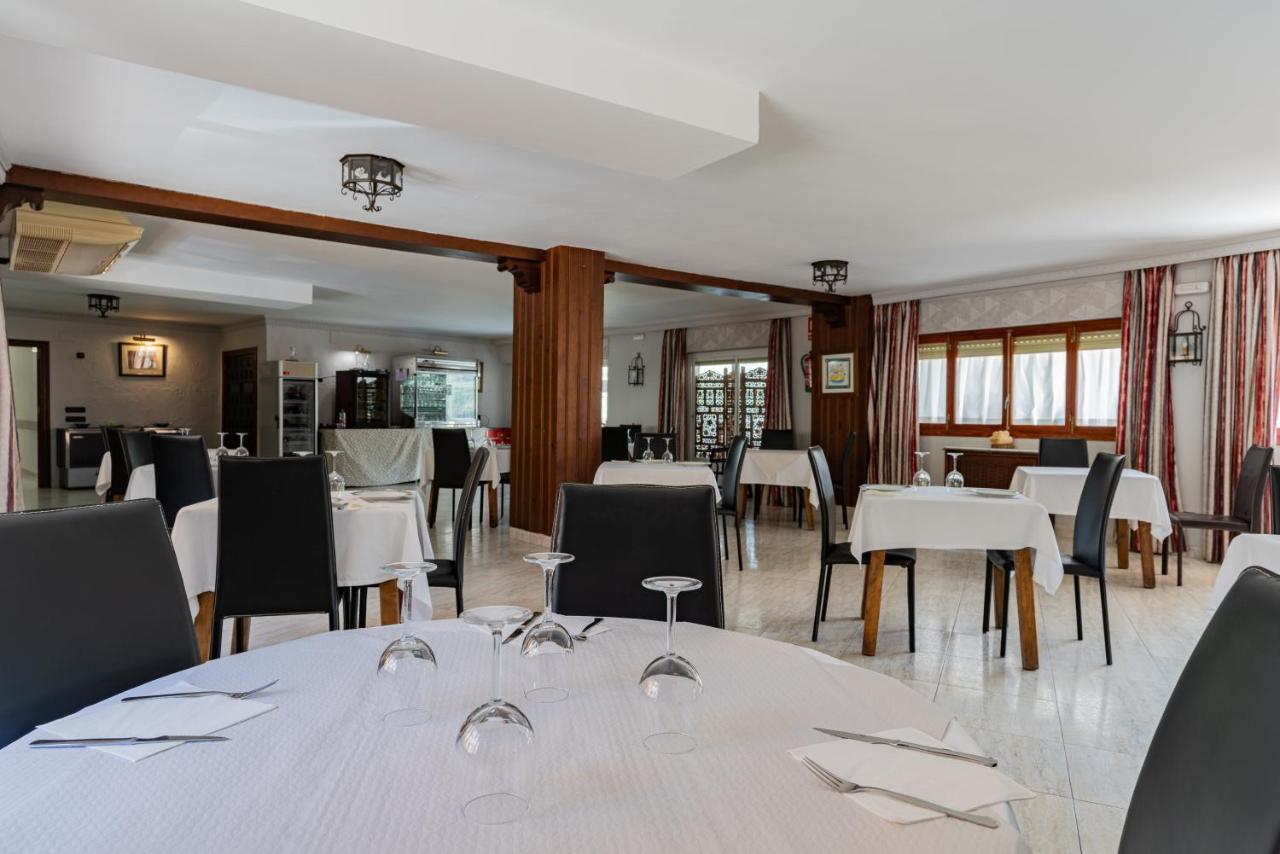 איינה Hotel Restaurante Felipe II (Adults Only) מראה חיצוני תמונה