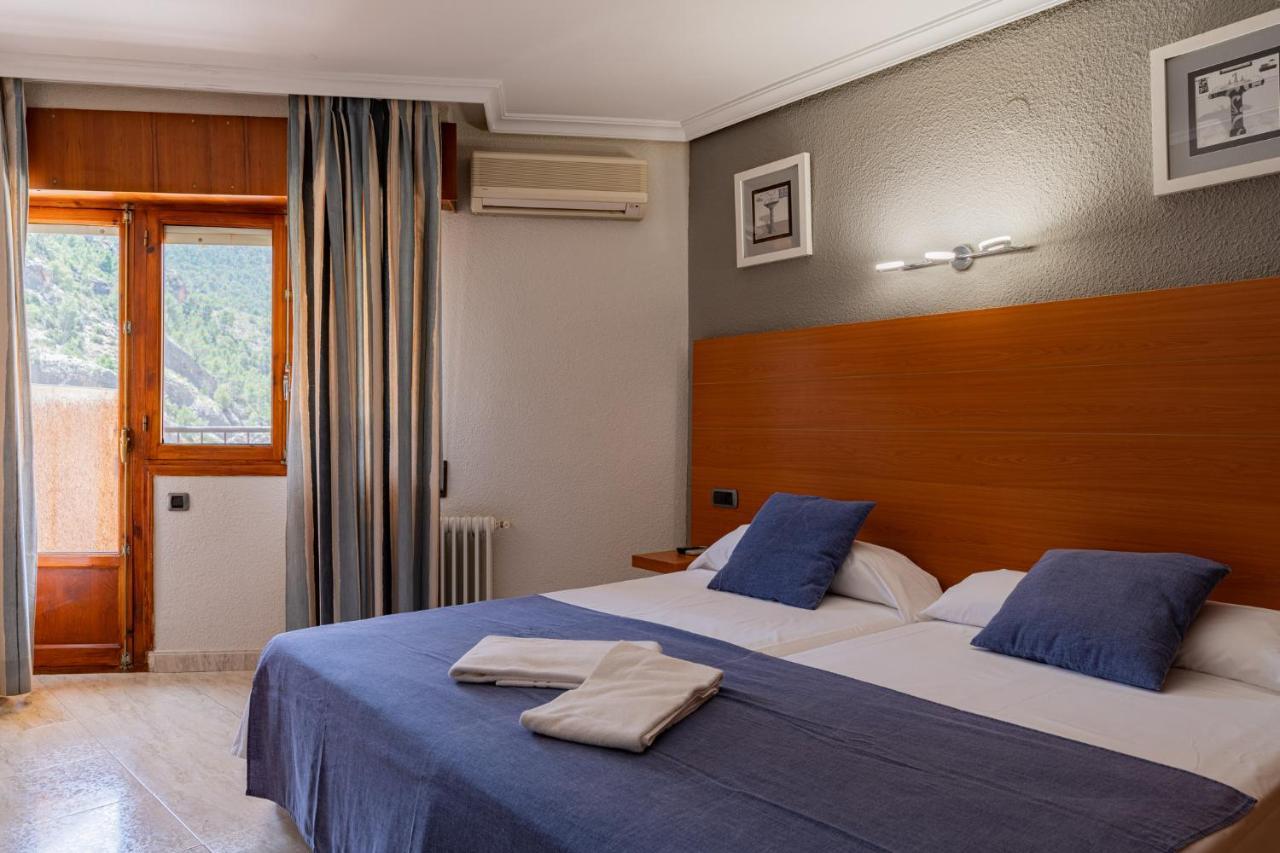 איינה Hotel Restaurante Felipe II (Adults Only) מראה חיצוני תמונה