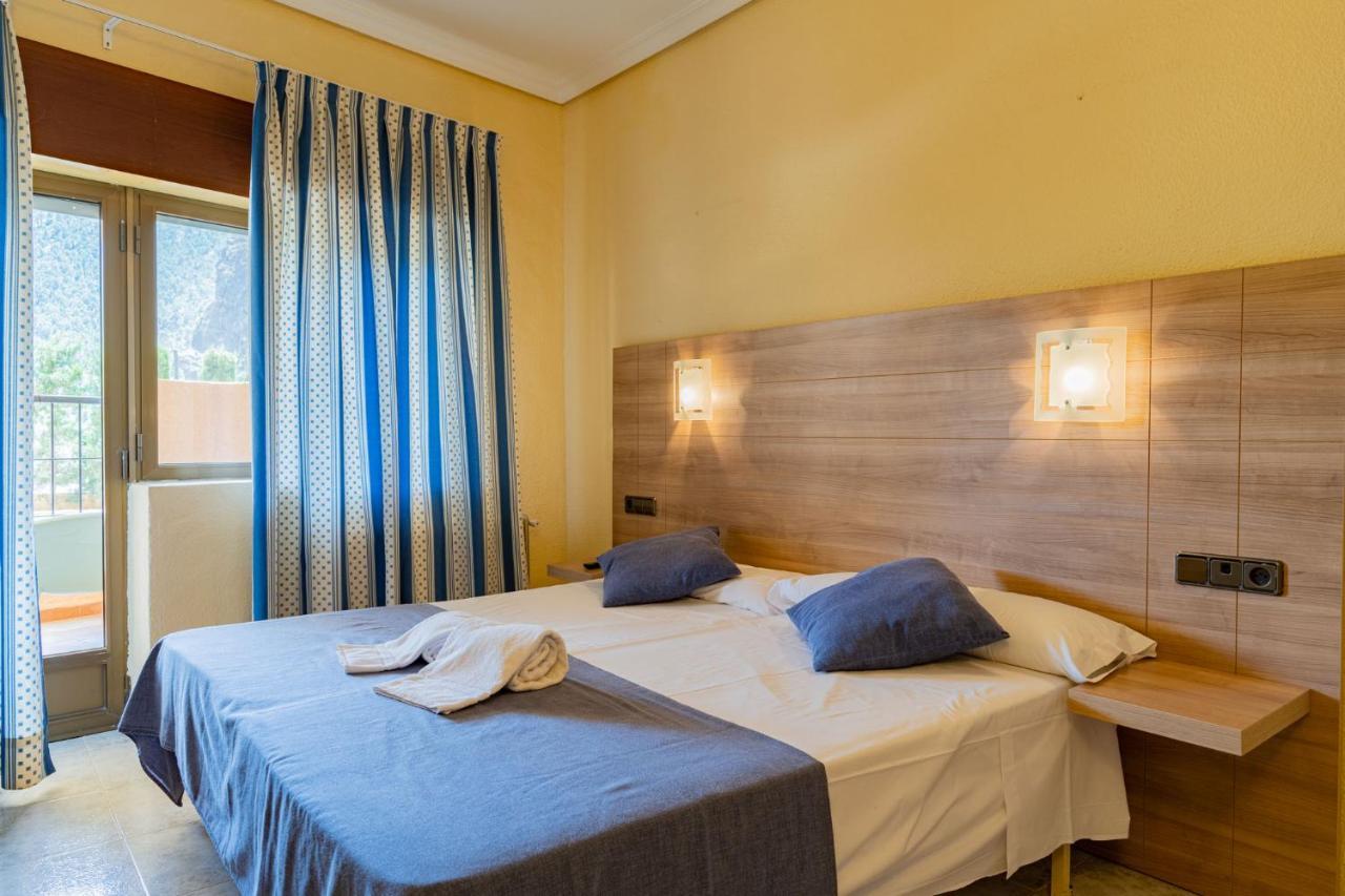 איינה Hotel Restaurante Felipe II (Adults Only) מראה חיצוני תמונה