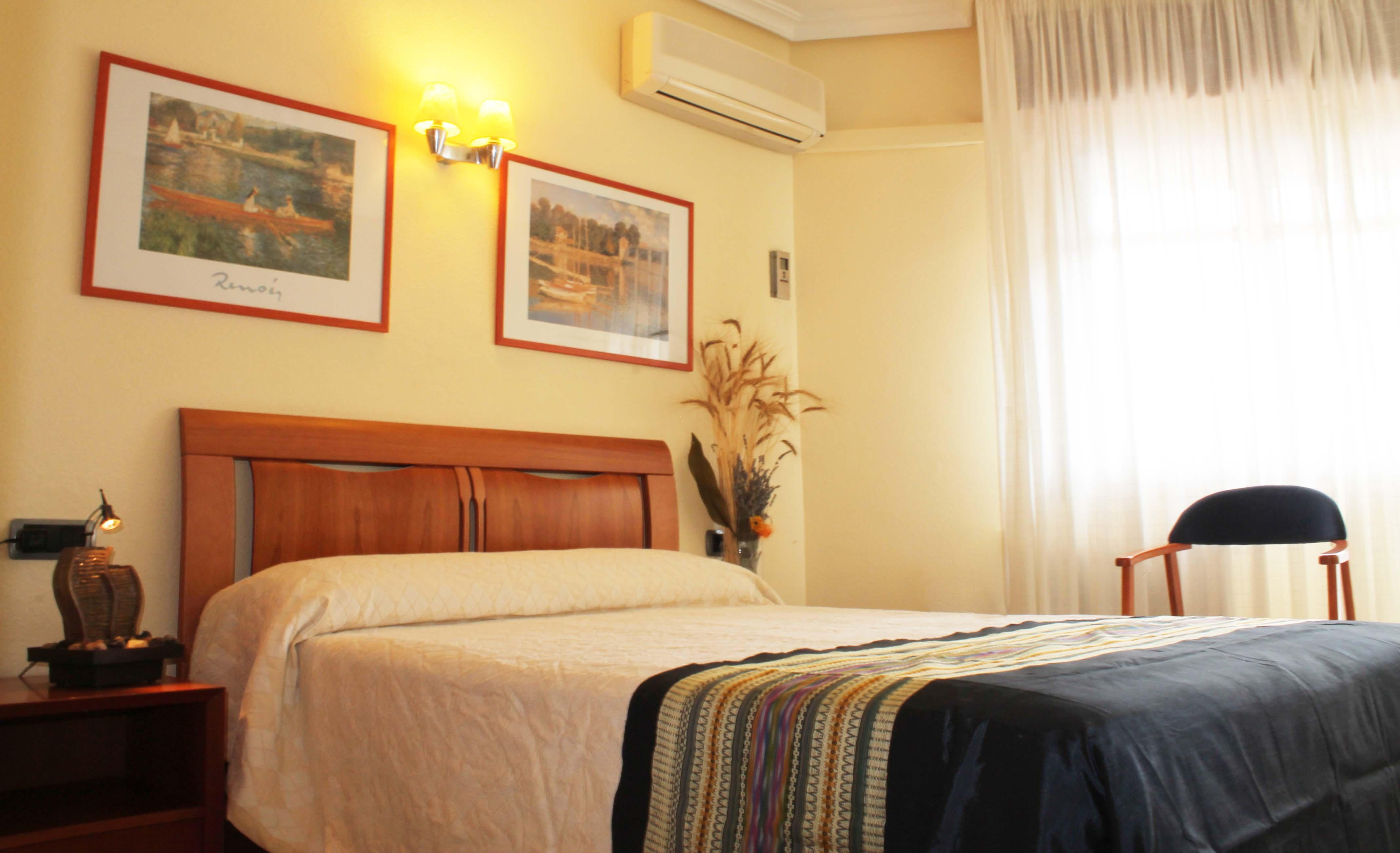 איינה Hotel Restaurante Felipe II (Adults Only) מראה חיצוני תמונה