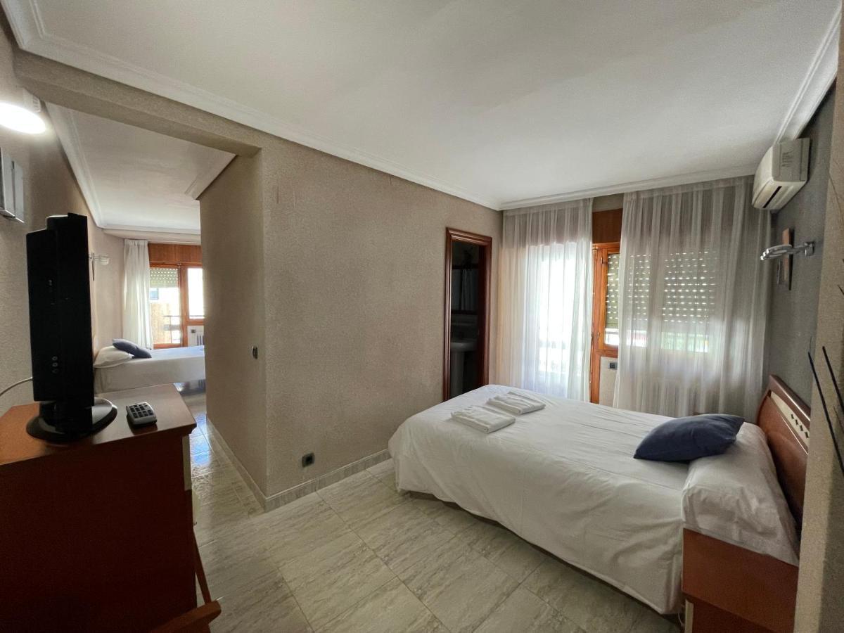 איינה Hotel Restaurante Felipe II (Adults Only) מראה חיצוני תמונה