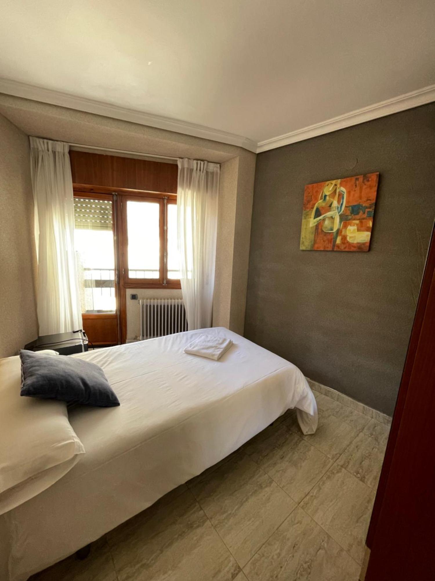 איינה Hotel Restaurante Felipe II (Adults Only) מראה חיצוני תמונה