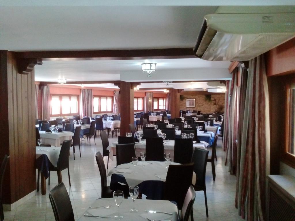 איינה Hotel Restaurante Felipe II (Adults Only) מראה חיצוני תמונה