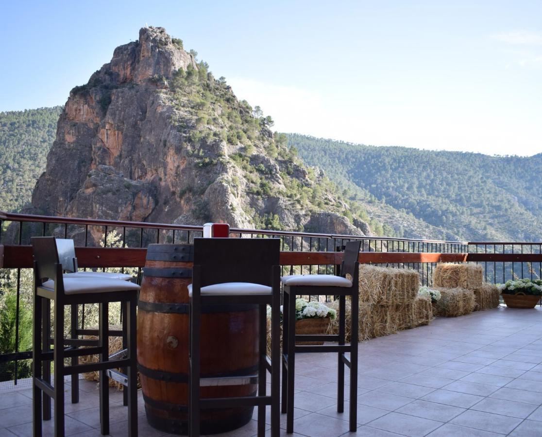 איינה Hotel Restaurante Felipe II (Adults Only) מראה חיצוני תמונה
