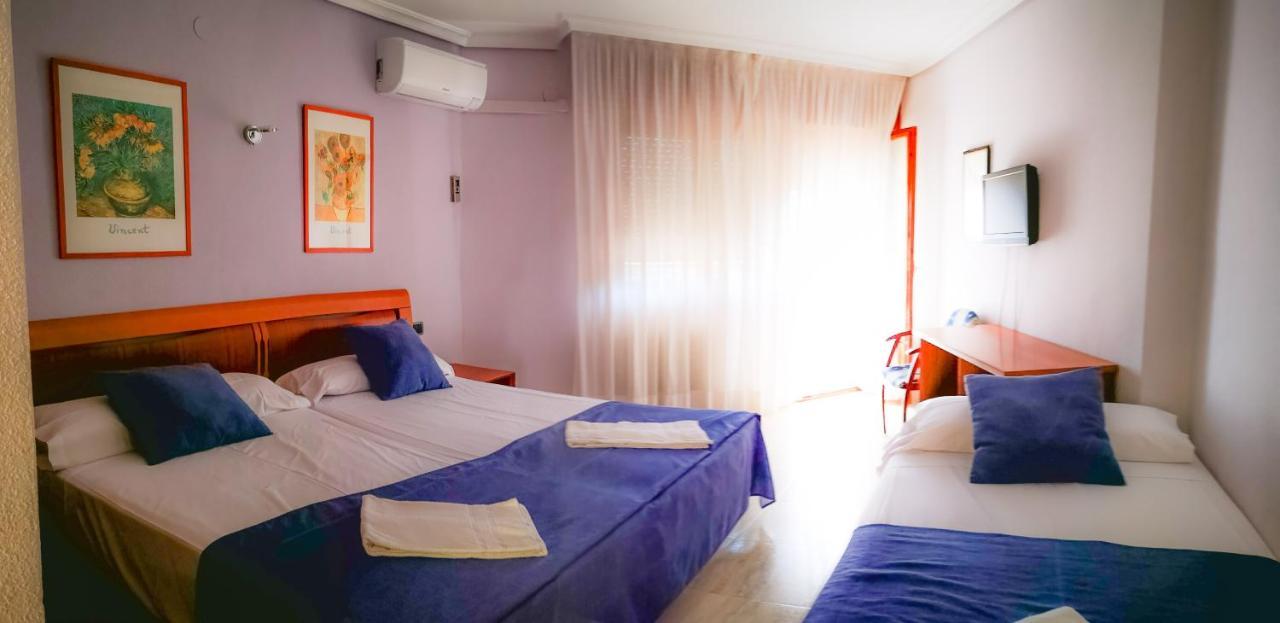 איינה Hotel Restaurante Felipe II (Adults Only) מראה חיצוני תמונה